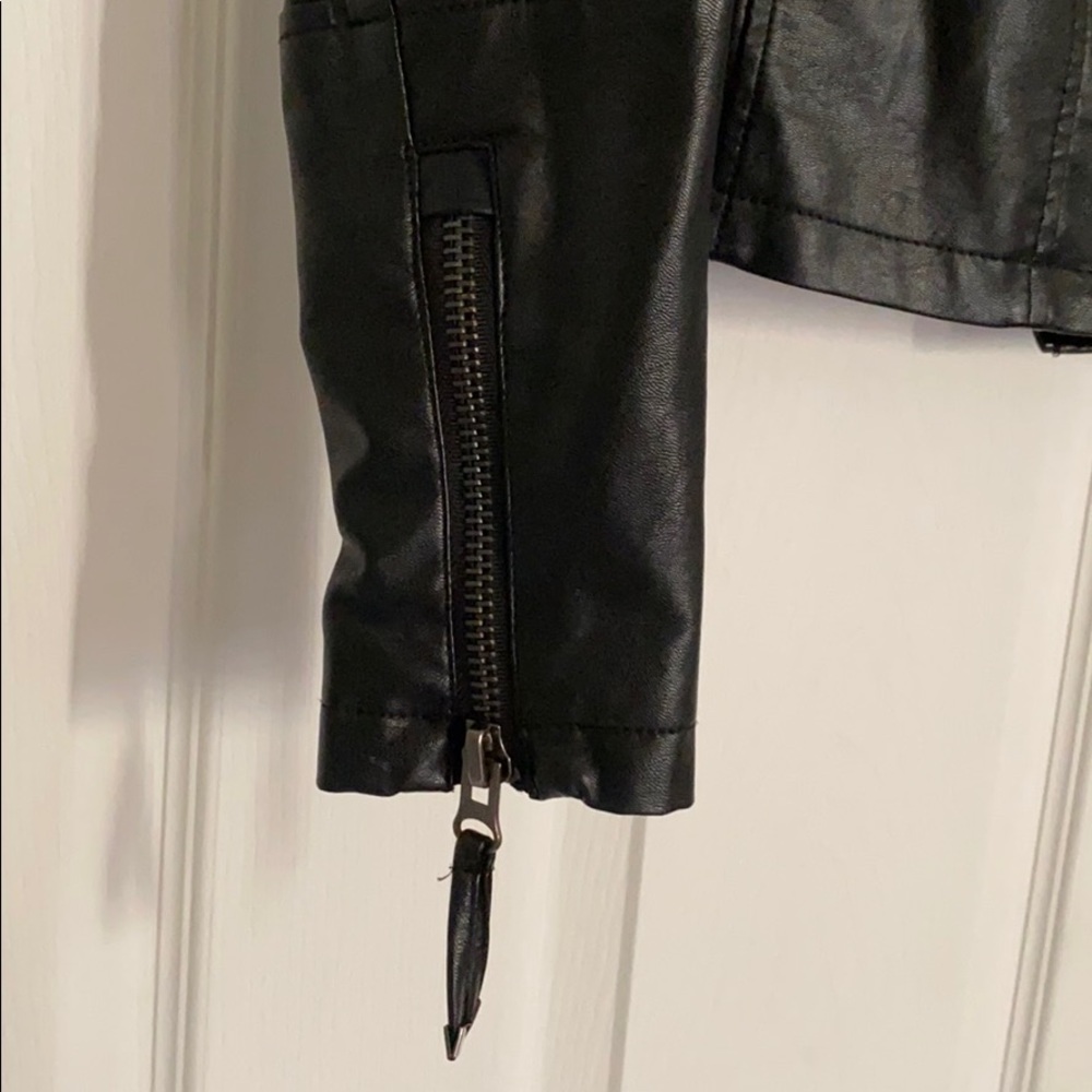 Leather jacket - Picture 7 of 12